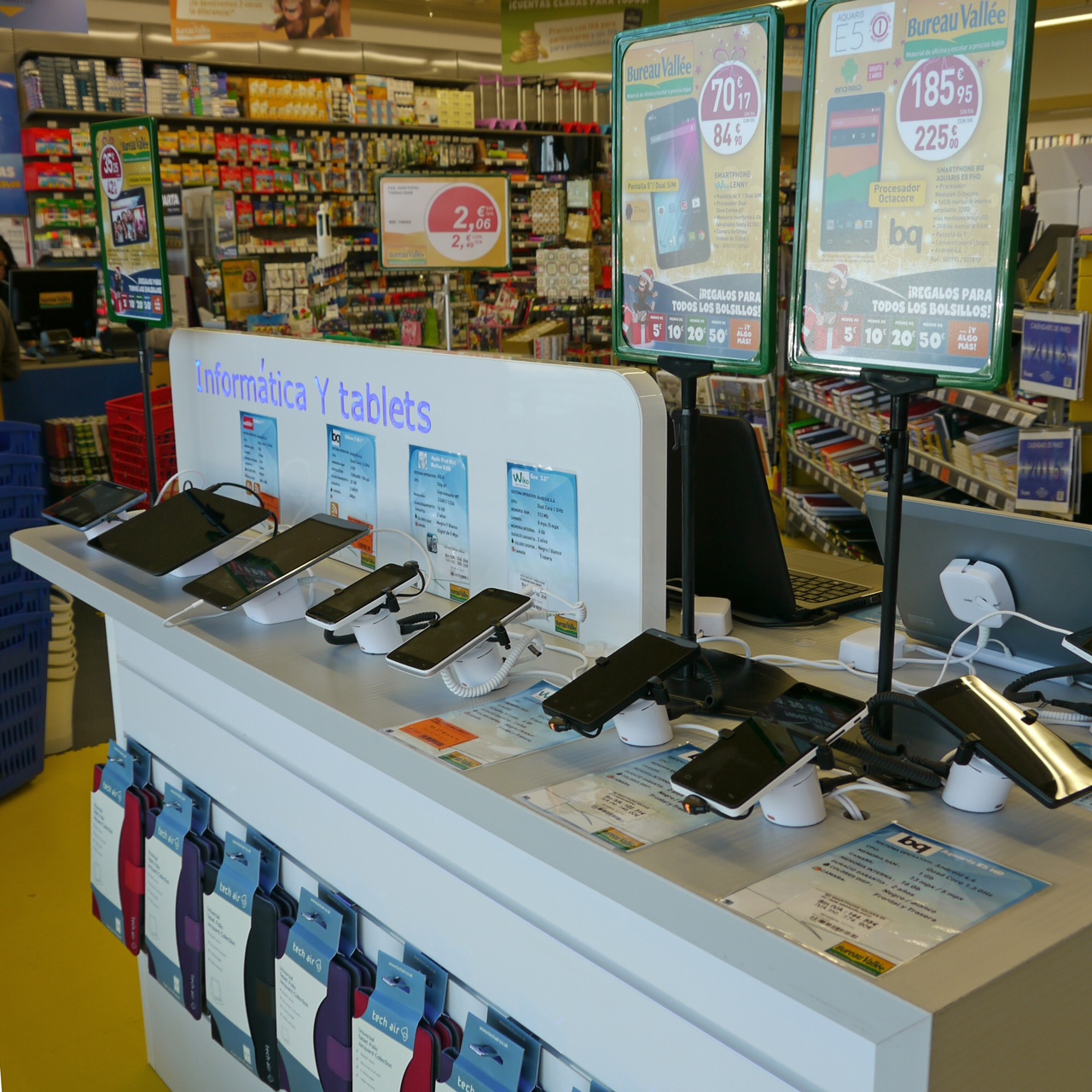 Mira una tienda por dentro de buro valle