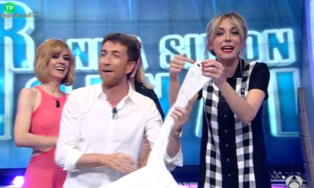 ana-simo-pablo-motos-sujetapapeles-como-gemelos