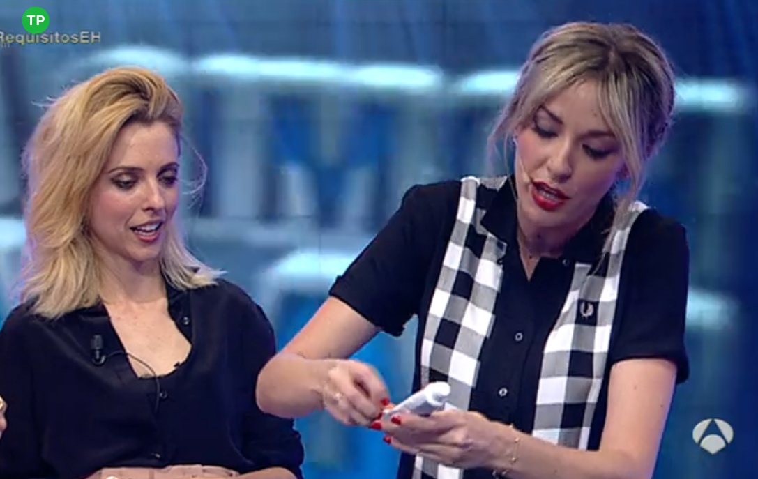 ana-simon-el-hormiguero-apura-pasta-de-dientes-con-pinza-papeles